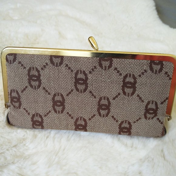 Mirror Kiss-Close makeup pouch - Picture 6 of 11